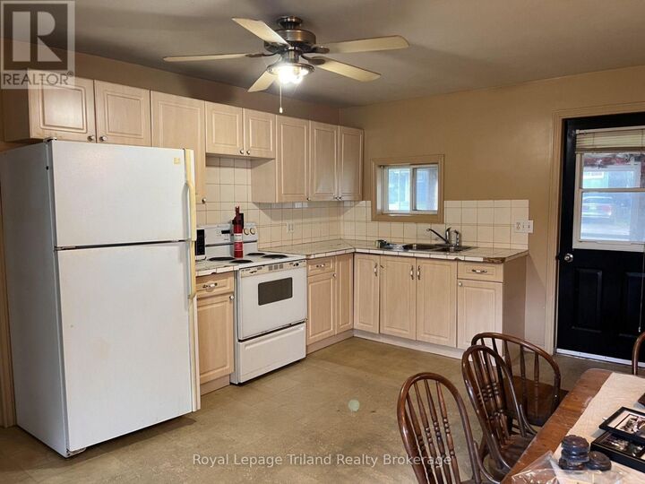 Property Photo: 1 Northcourt Street East ON N0J 1P0