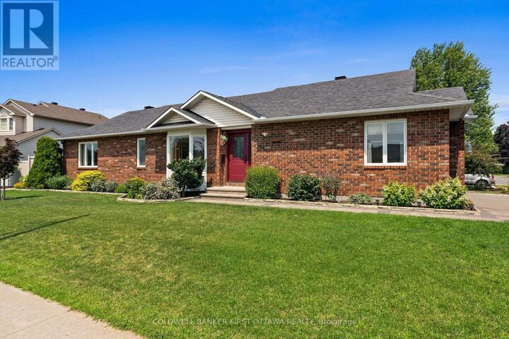 Property Photo:  1170 Ambercrest Street  ON K1J 1B2 
