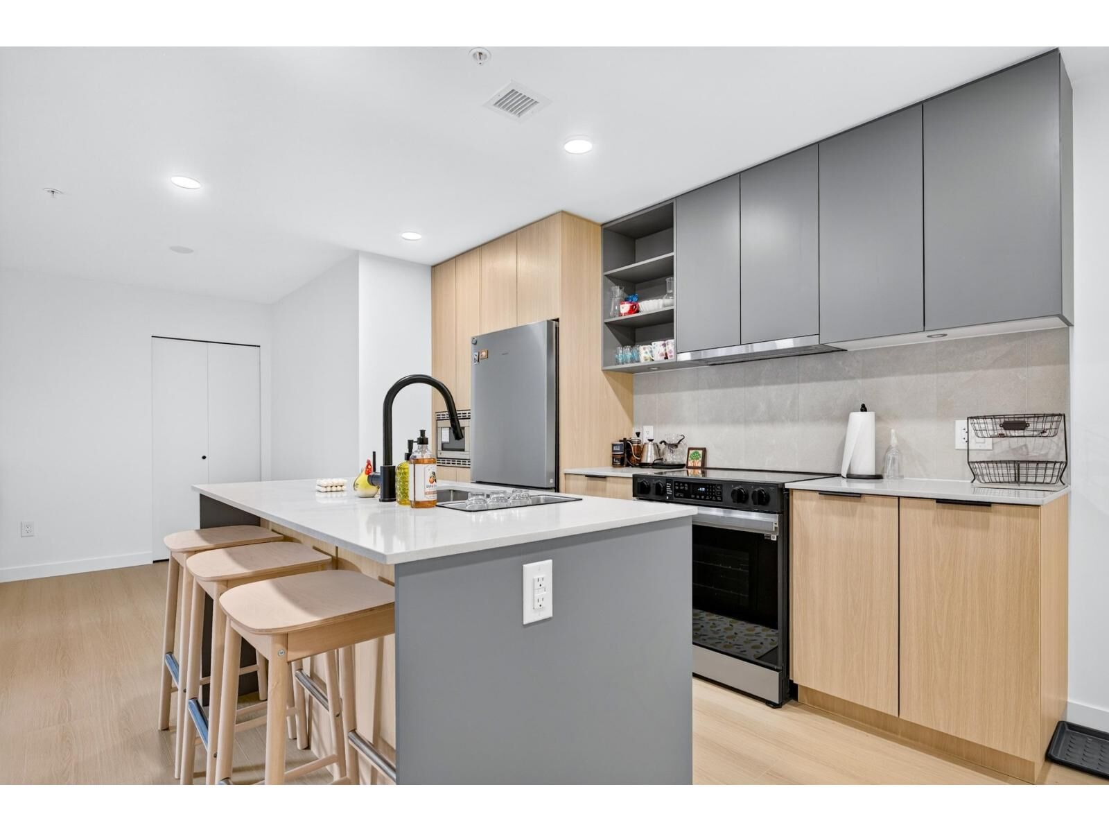 Property Photo:  13439 94A Avenue 105  BC V3V 0G9 