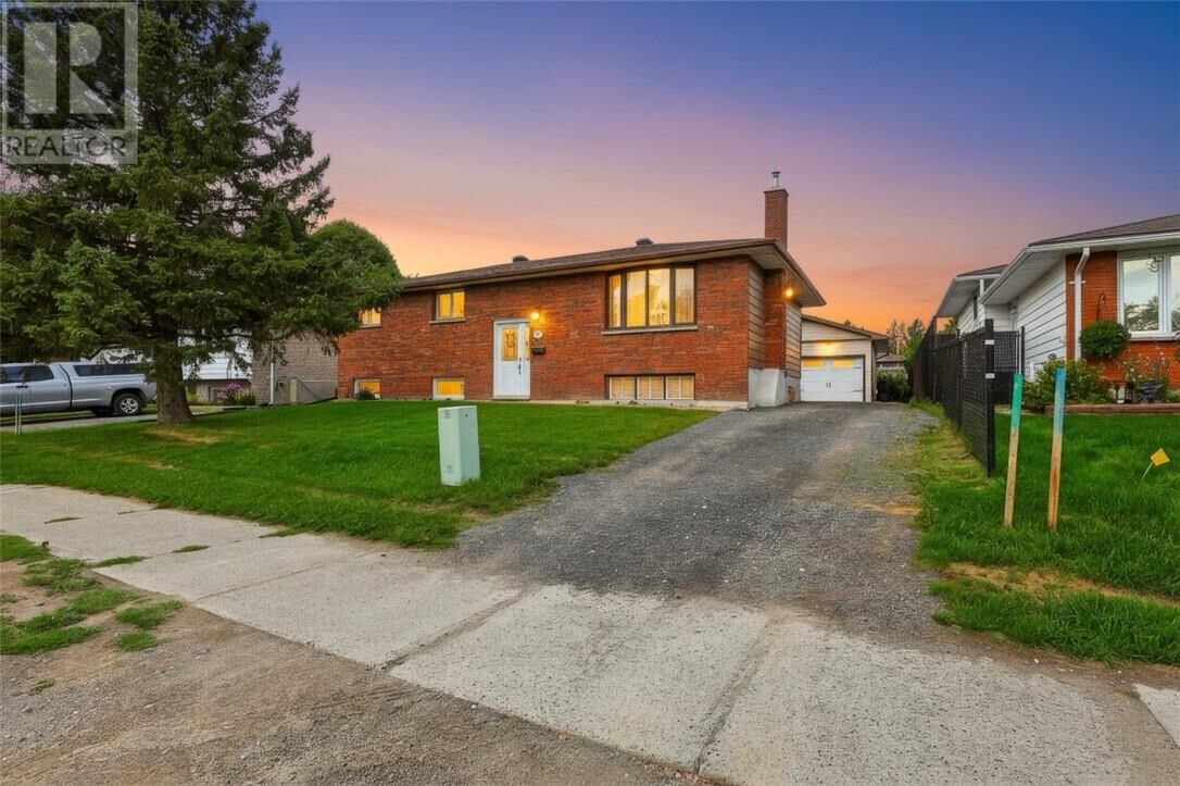 Property Photo:  218 Anderson Drive  ON P3Y 1M8 