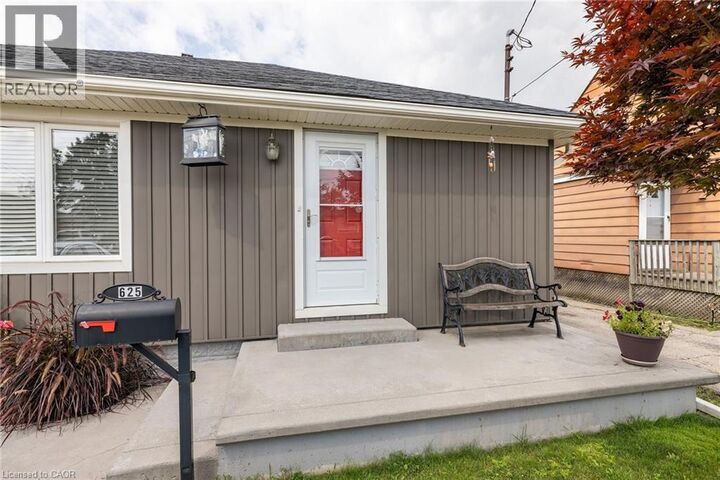 Property Photo:  625 Tate Avenue  ON L8H 6L4 