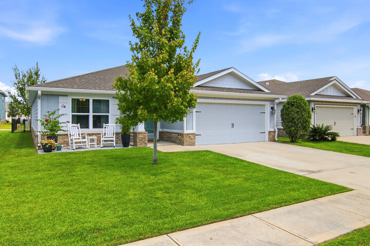 Property Photo: 717 Riverwalk Circle FL 32439