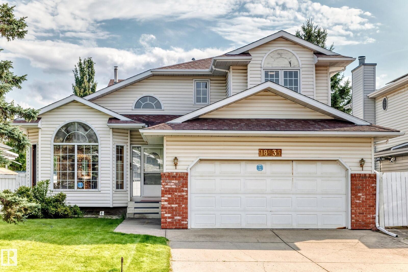 Photo de la propriété: 18935 91 Avenue NW AB T5T 5V9
