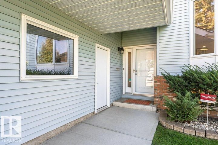 Property Photo:  10439 14 Avenue NW  AB T6J 5R7 