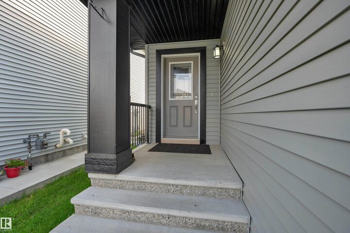 Property Photo: 1411 25 Avenue NW AB T6T 2E2