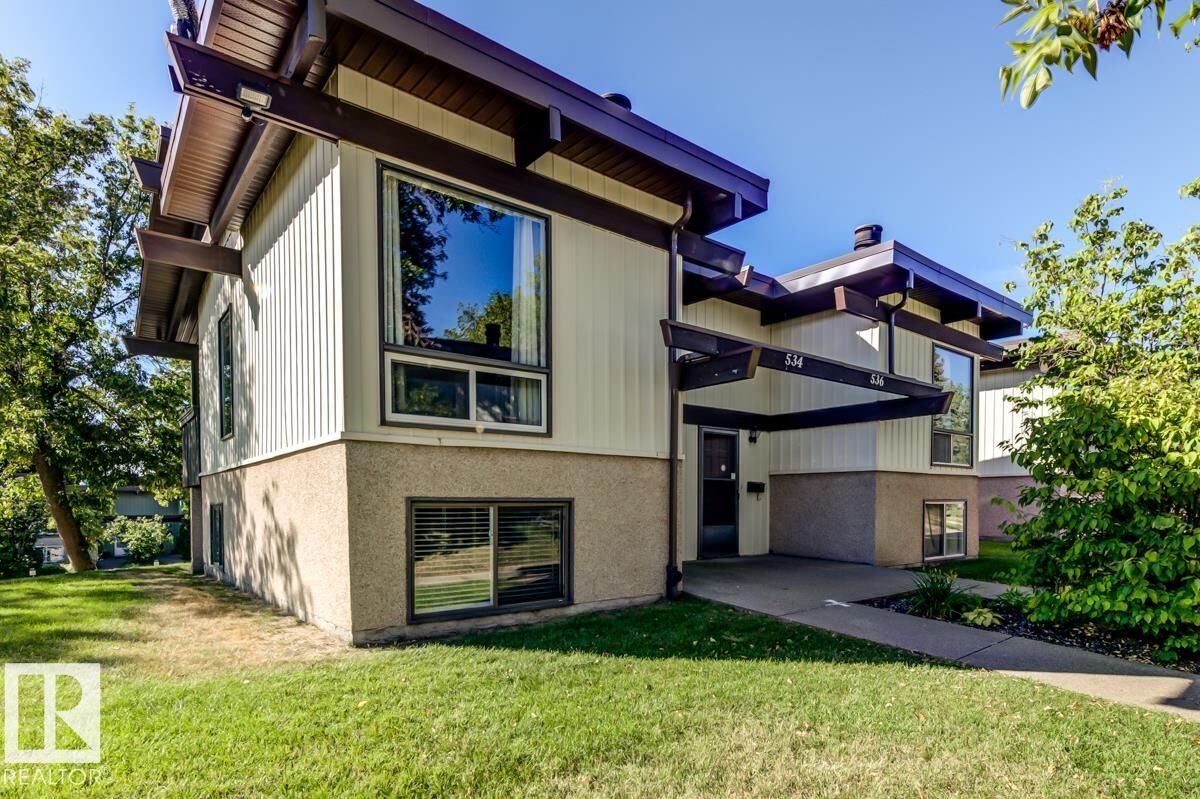 Property Photo:  534 Lee Ridge Road NW  AB T6K 2K3 