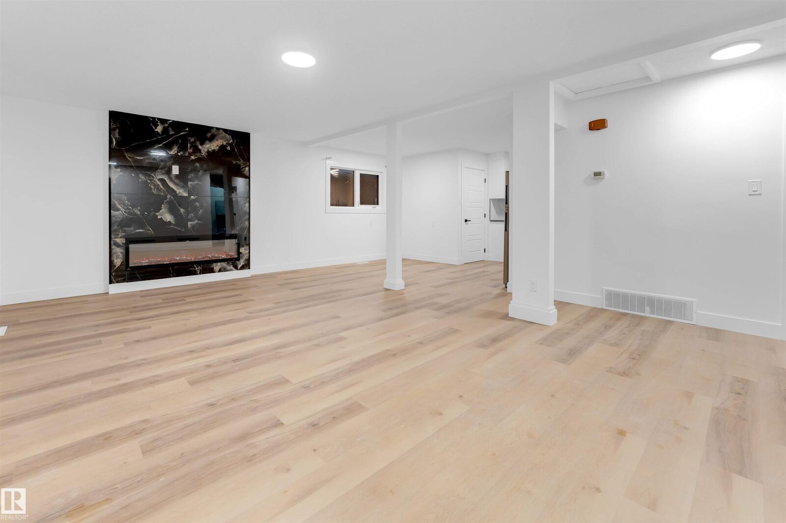 Property Photo:  7303 130 Ave NW  AB T5C 1Y1 