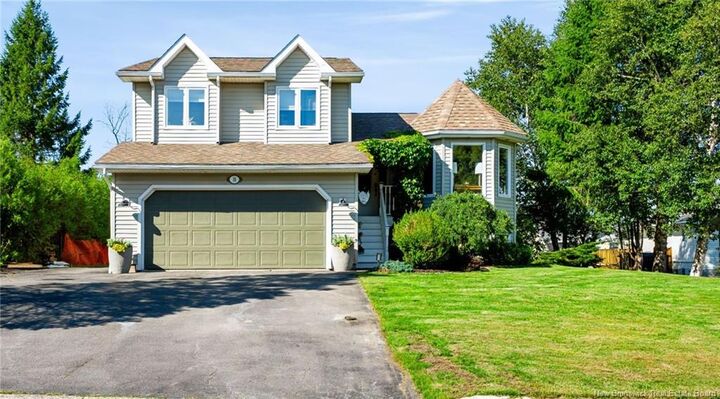 Property Photo:  10 Cullinan Avenue  NB E2M 7X5 