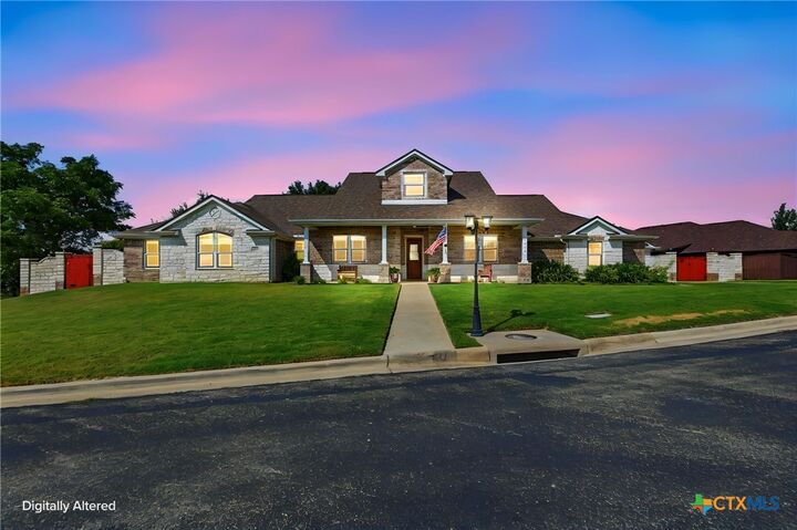 Property Photo: 1006 Shady Hollow Court TX 76559