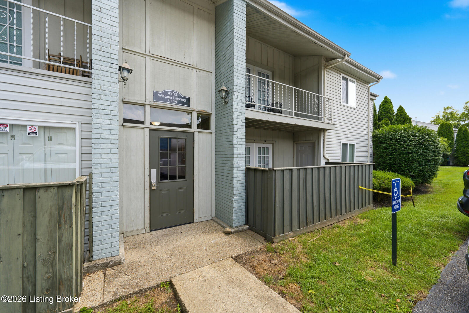 Property Photo: 4308 Wisteria Landing Cir 102 KY 40218