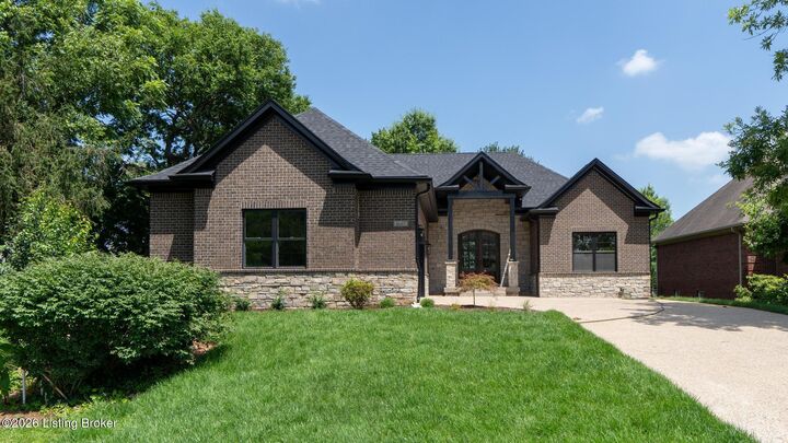 Property Photo:  8607 Glenhope Dr  KY 40291 