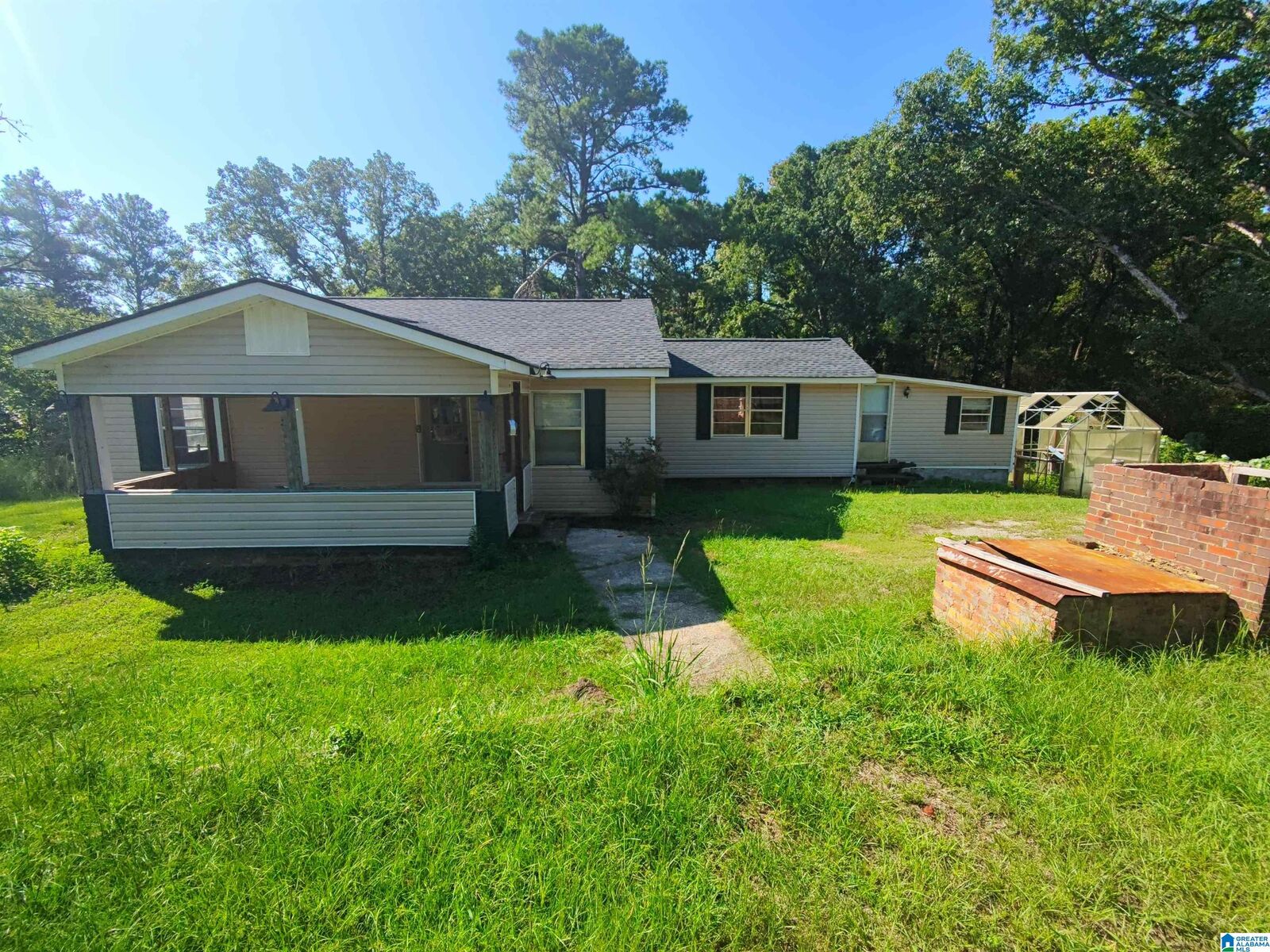 Property Photo: 676 Bishop Ridge AL 35184