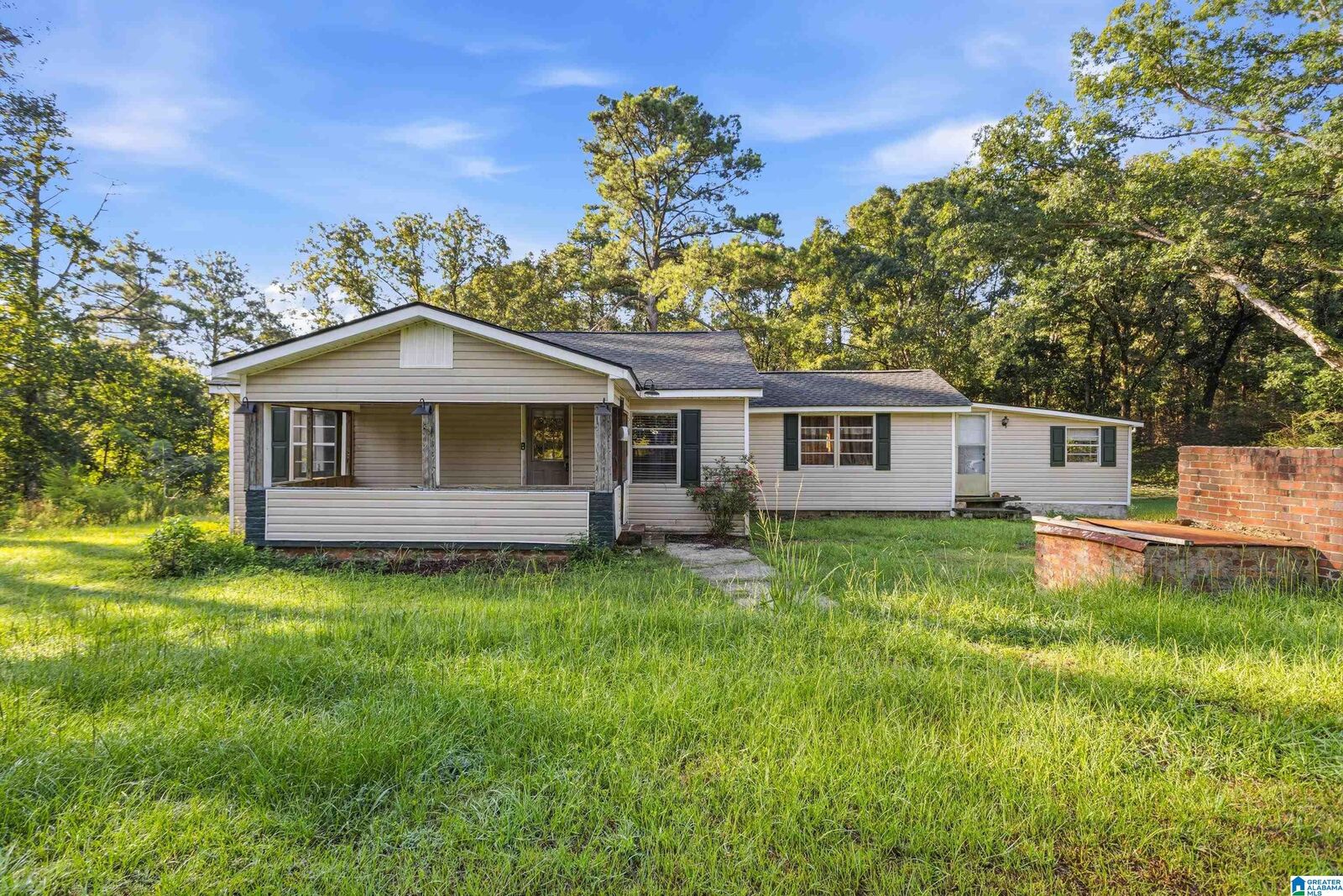 Property Photo: 676 Bishop Ridge AL 35184