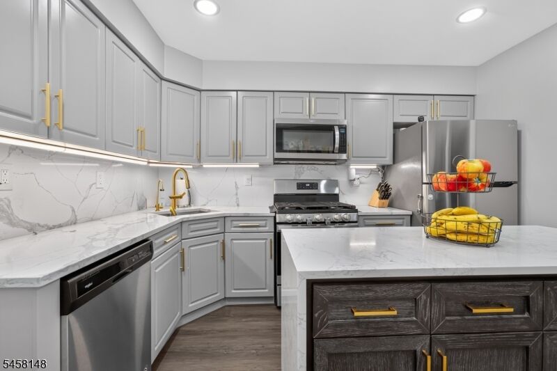 Property Photo:  68 Sassafras Court  NJ 08902 