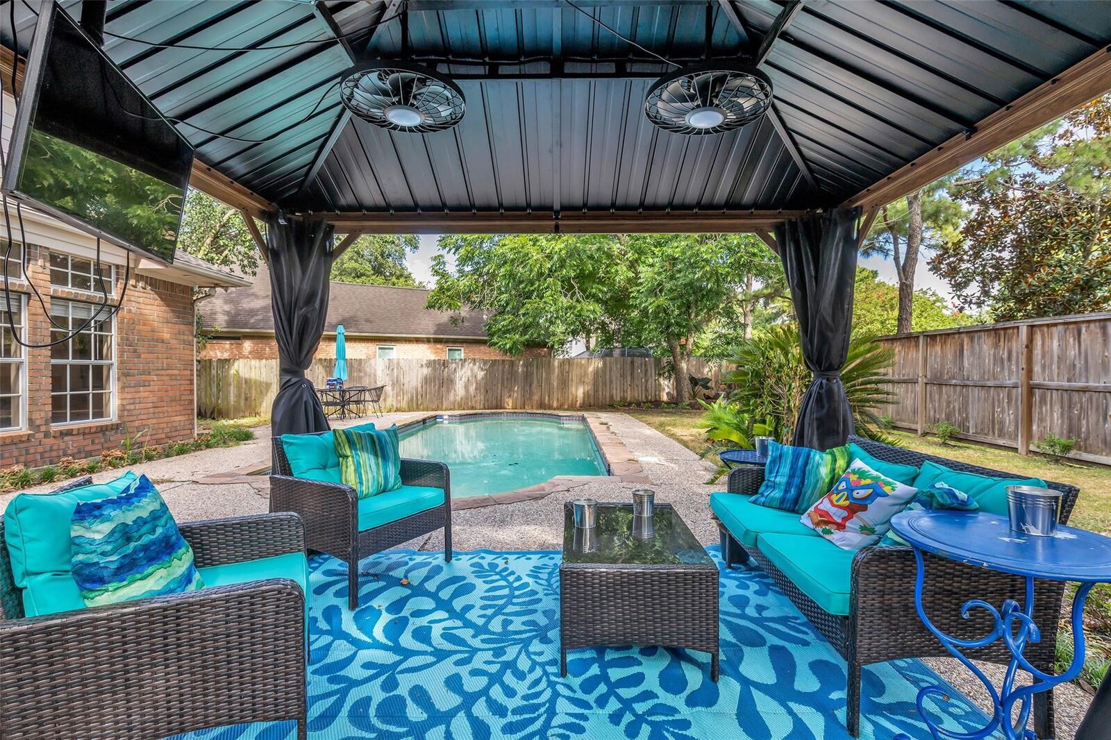 Property Photo: 7543 Basswood Forest Court TX 77095