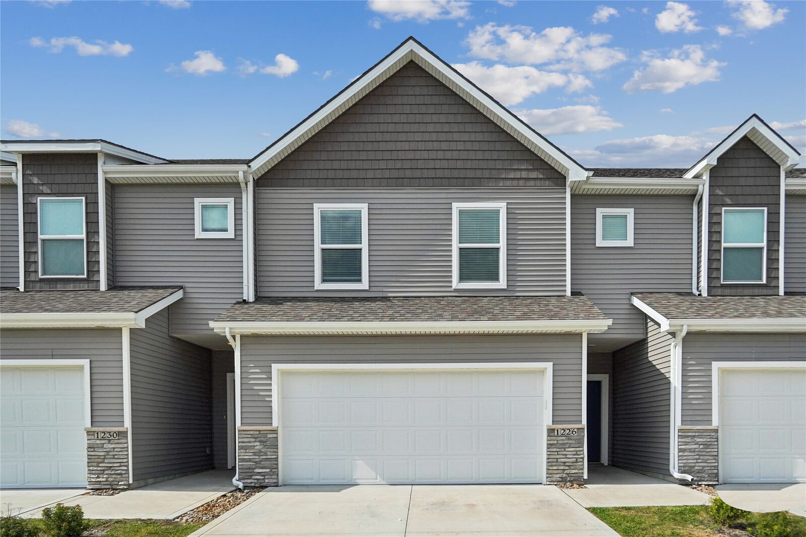 Property Photo: 1226 NW 33rd Lane IA 50023