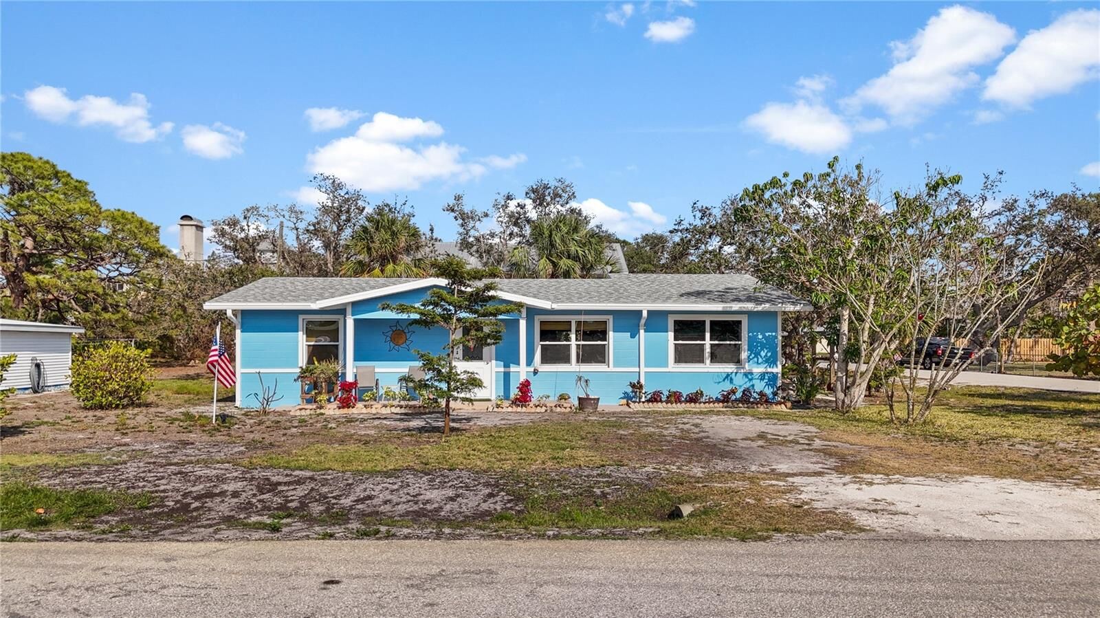 Property Photo: 7035 Duke Street FL 34224