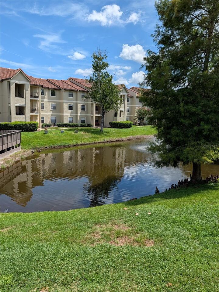 Property Photo: 3028 Parkway Blvd 204 FL 34747