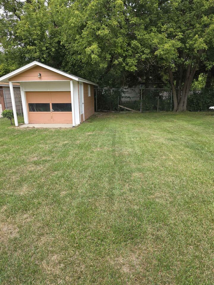 Property Photo:  2701 Needham Street  MI 48601 