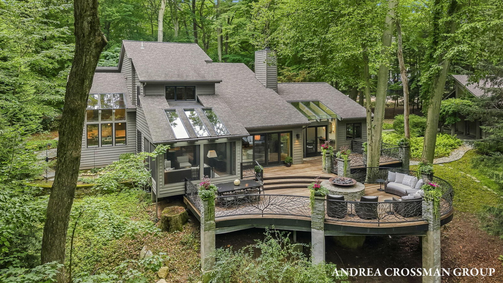 Property Photo:  1223-1225 Ash Drive  MI 49090 