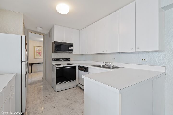 Property Photo:  505 N Lake Shore Drive 1801  IL 60611 