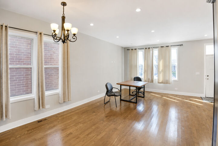 Property Photo: 510 W 32nd Street IL 60616