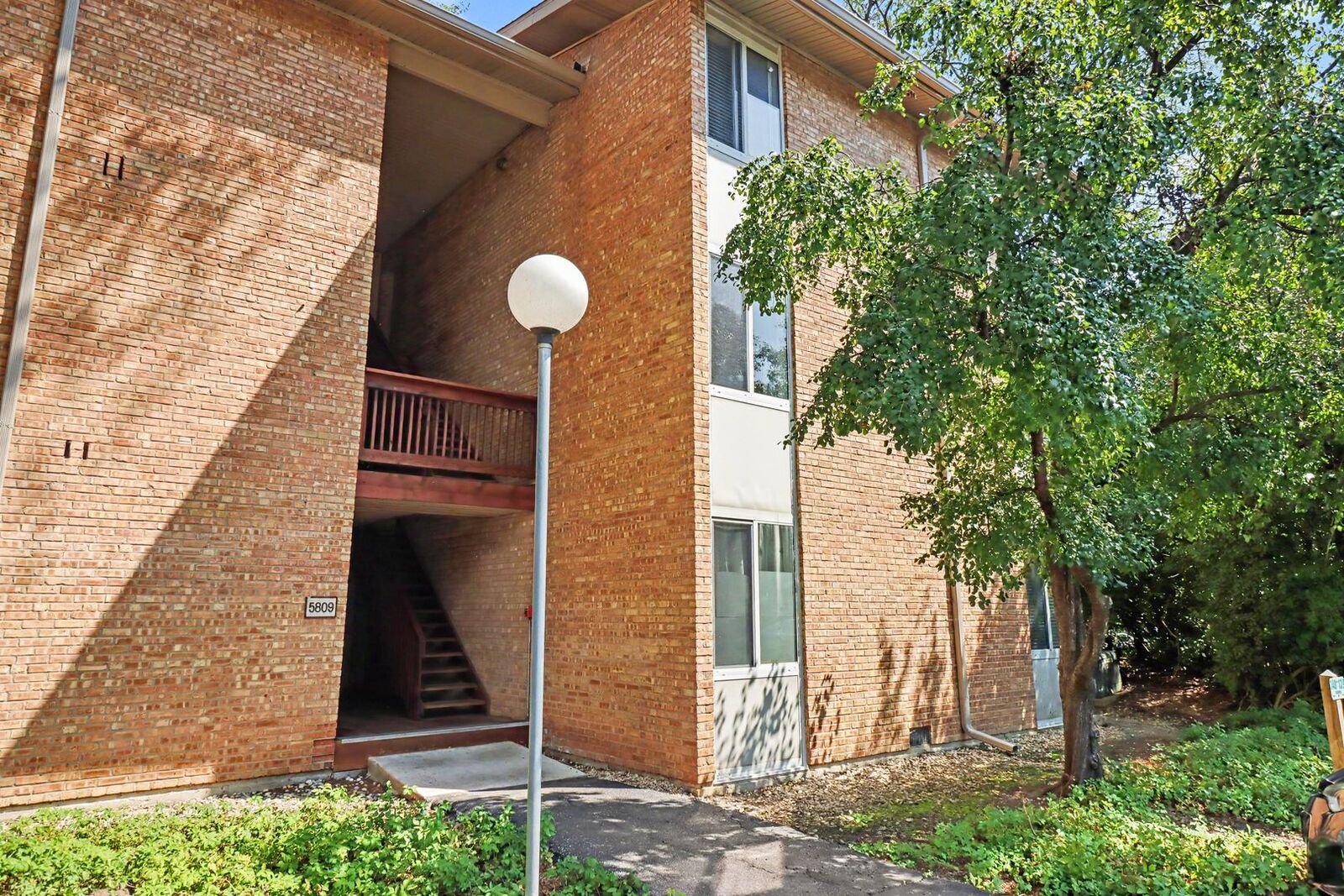 Property Photo: 5809 Oakwood Drive D IL 60532