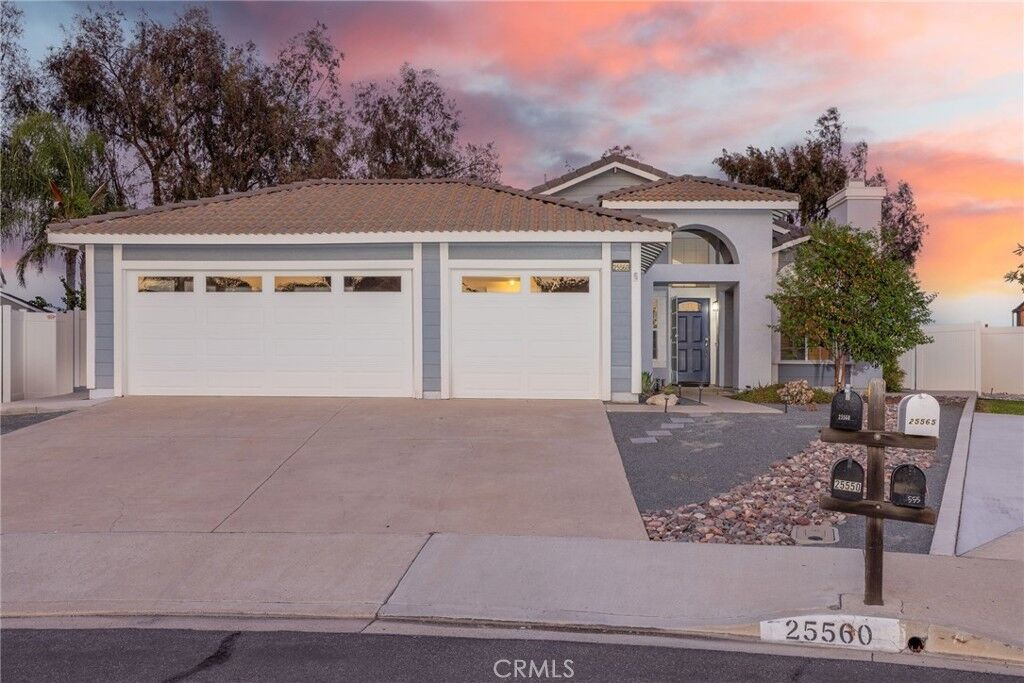 Property Photo:  25560 Timbertree Court  CA 92563 