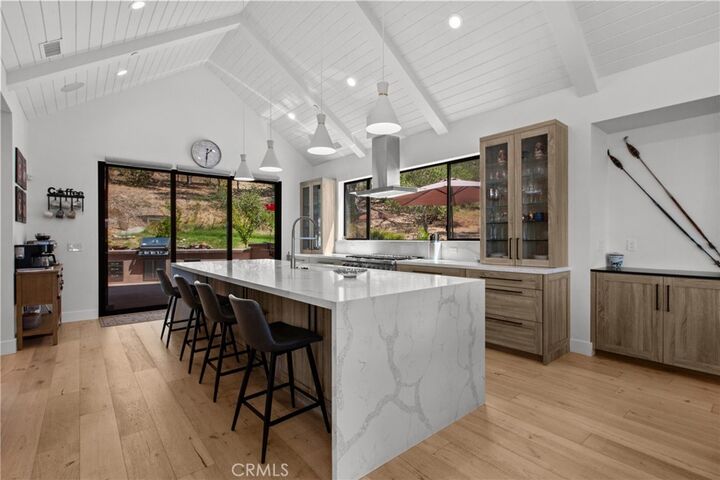 Property Photo:  2054 Fixlini Street  CA 93401 