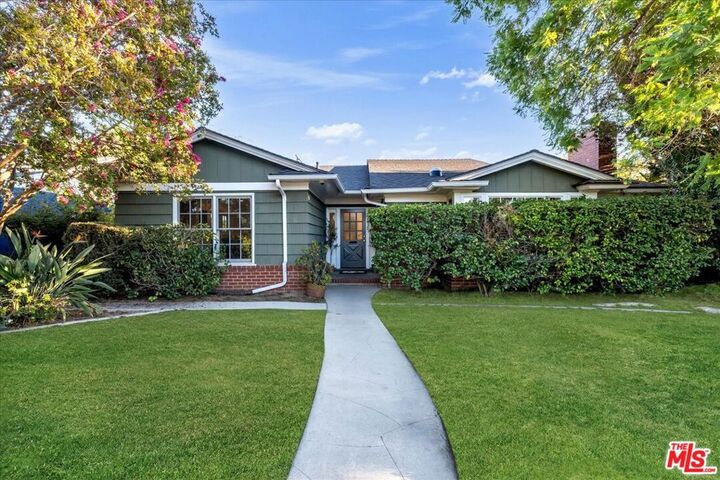 Property Photo:  12430 Cumpston Street  CA 91607 