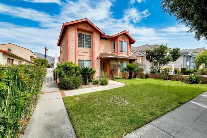 Property Photo: 113 Diamond CA 91006