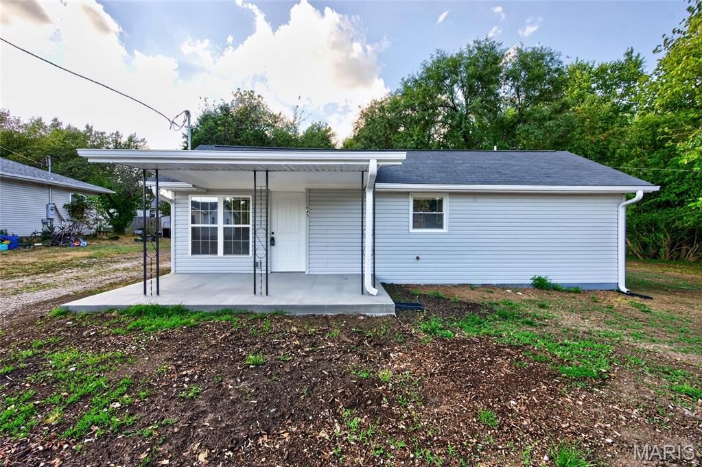 Property Photo:  645 Sarah Street  MO 65536 