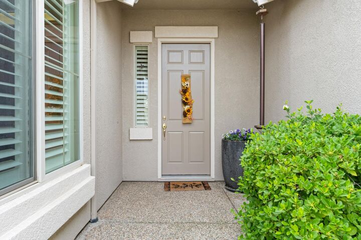 Property Photo:  2201 Winding Way  CA 95648 