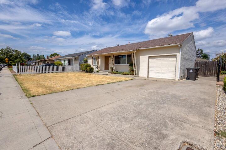 Property Photo:  39 E Gibson Street  CA 95204 