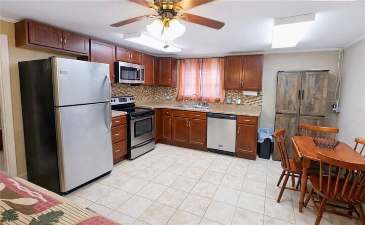 Property Photo:  809 Epsilon Street  LA 70037 