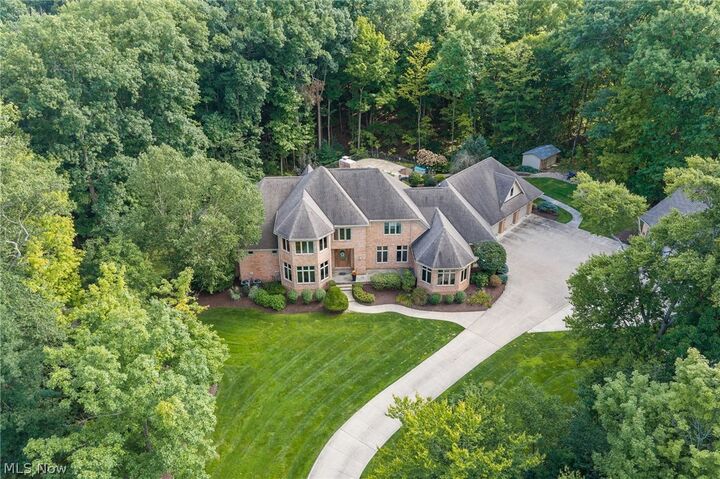 Property Photo: 1088 River Woods Drive OH 44233