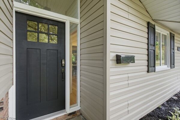 Property Photo:  321 Royal Oak Boulevard  OH 44143 