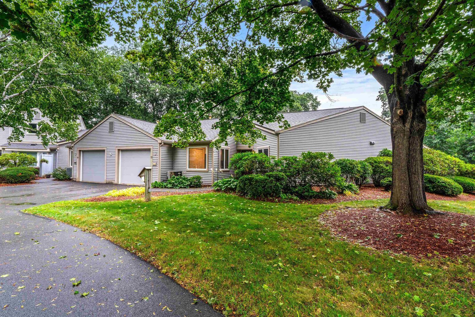Property Photo:  33 Walden Pond Drive  NH 03064-2877 