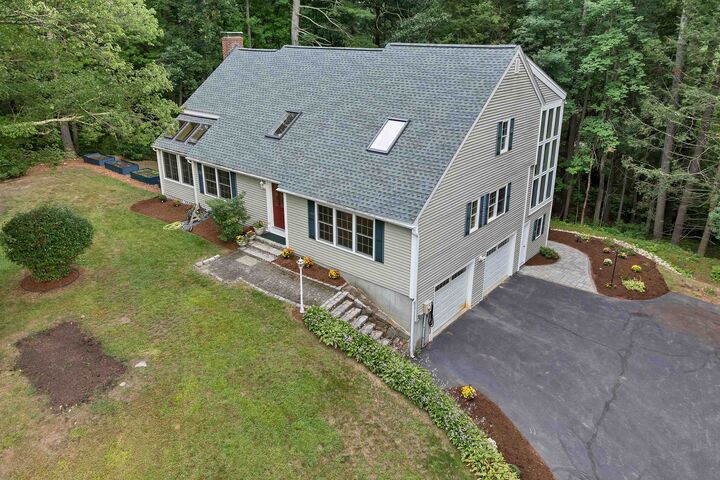 Property Photo:  38 Sharon Road  NH 03087 