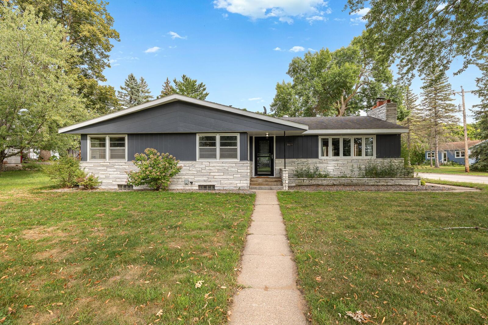 Property Photo:  505 9th Street SE  MN 56345 