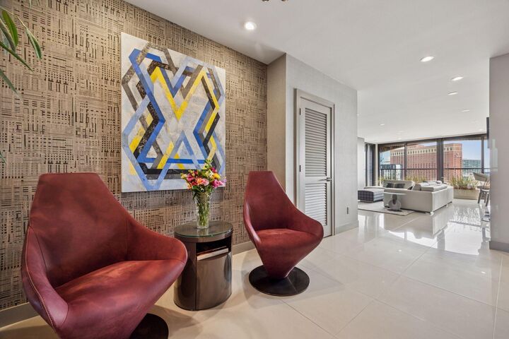 Property Photo: 1201 Yale Place 1110 MN 55403