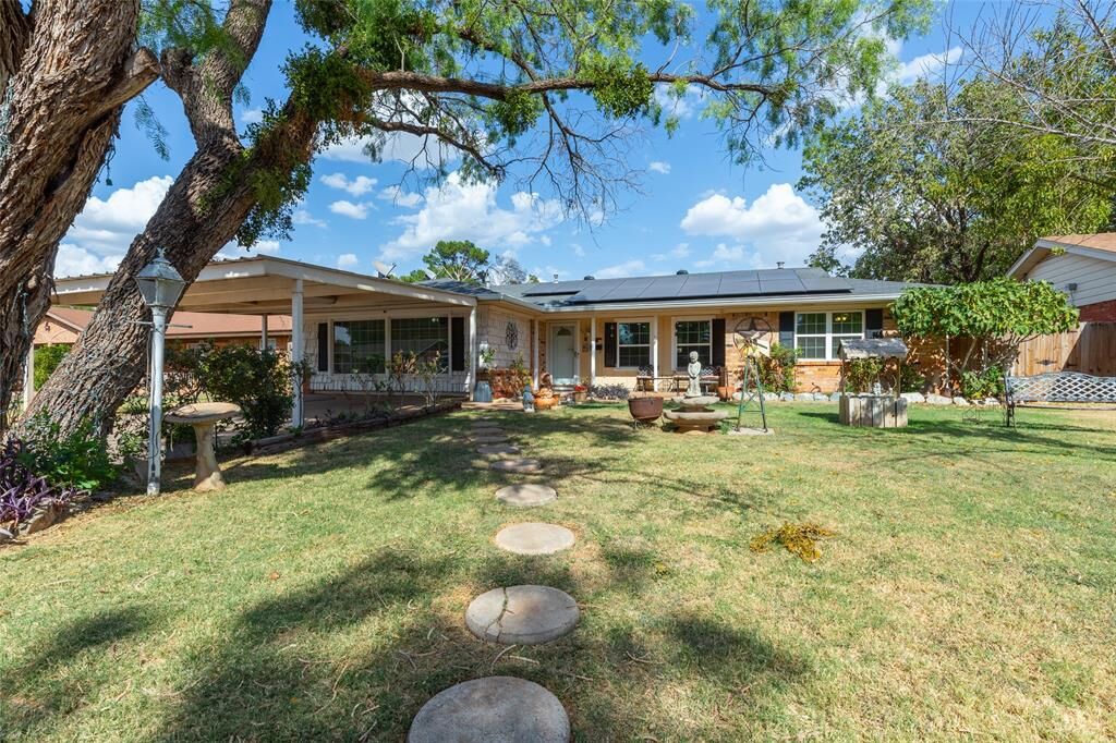 Property Photo:  2001 Minter Lane  TX 79603 
