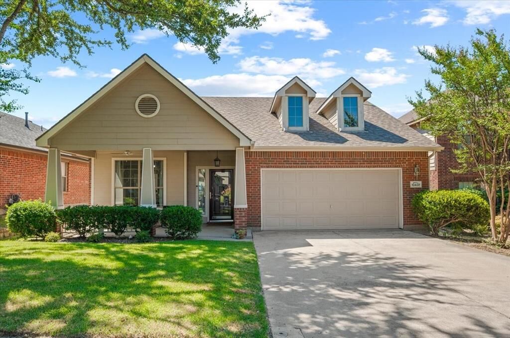 Property Photo: 10437 Bradshaw Drive TX 76108
