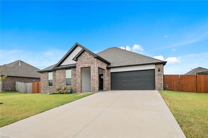 Property Photo: 2105 Oliver Street AR 72751