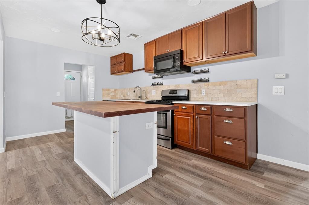 Property Photo: 9821 SE 43rd Street OK 73150