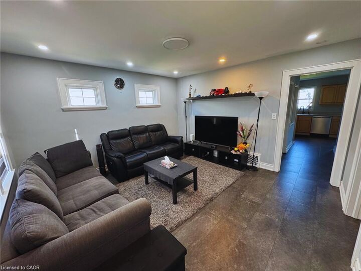 Property Photo: 63 Mintern Avenue Upper Unit ON N3S 1L2