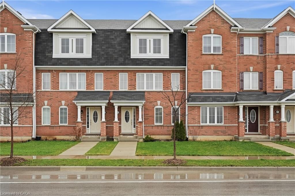 Property Photo:  230 Avonsyde Boulevard 15  ON L8B 1T9 