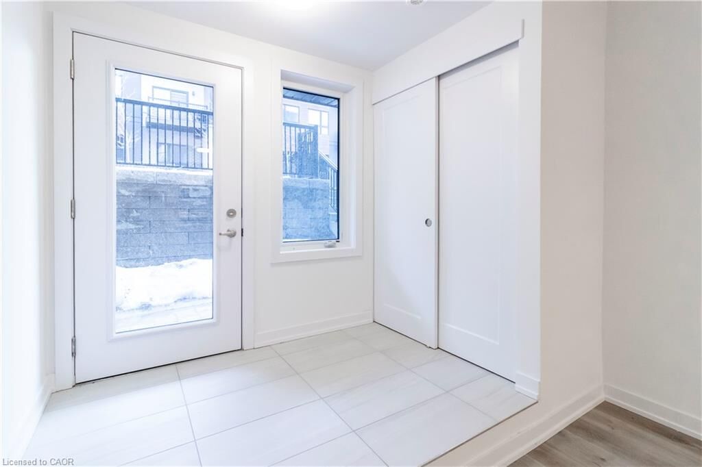 Property Photo: 40 Palace Street M10 ON N2E 0L2
