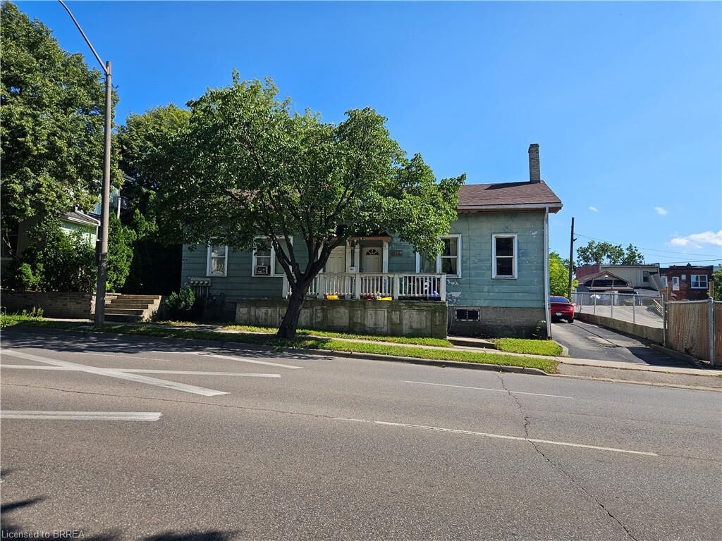 Property Photo:  217-219 Dalhousie Street  ON N3S 3T8 