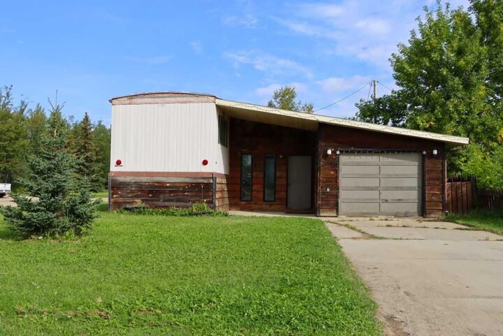 Property Photo:  5219 52 Avenue  AB T0H 3N0 